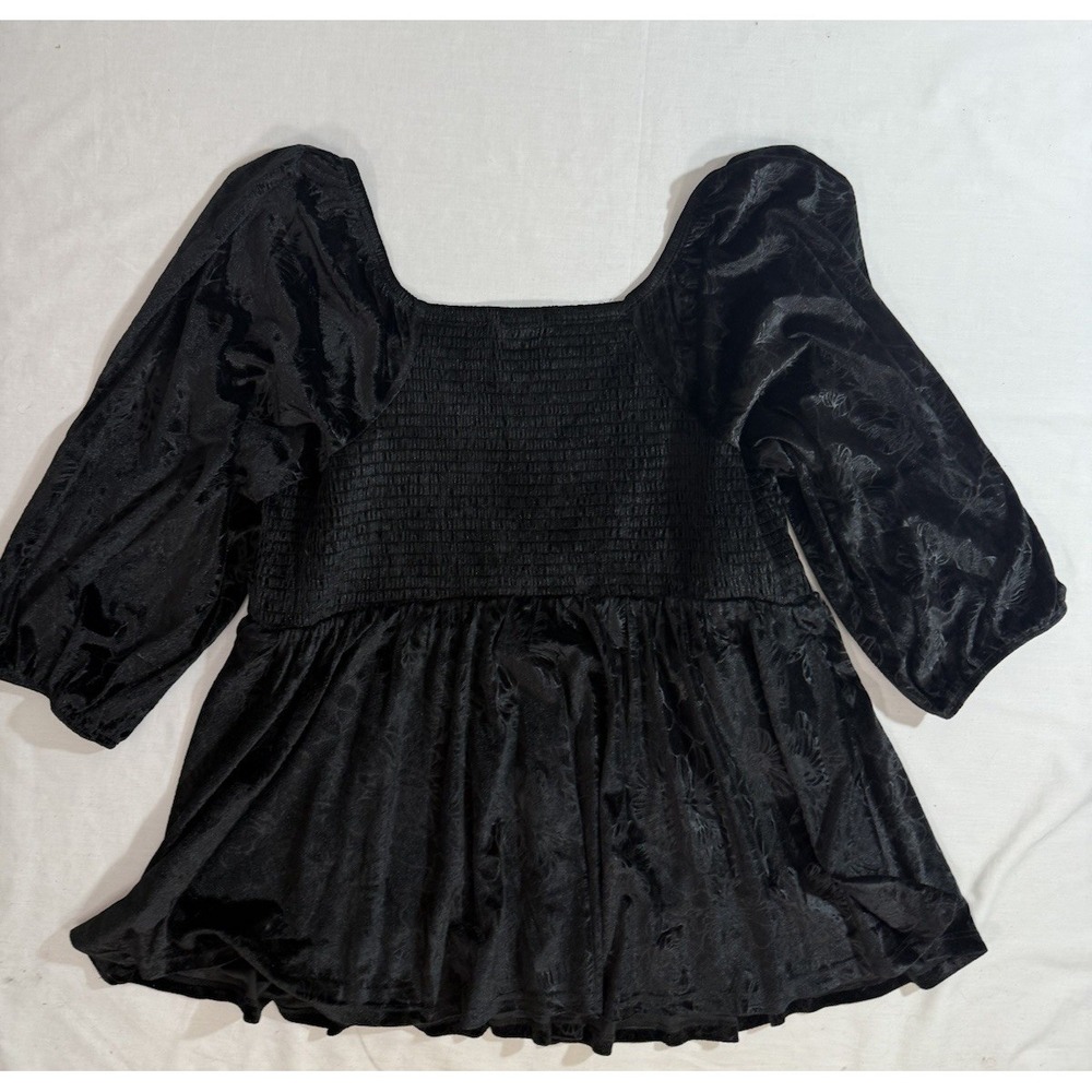 Torrid Blouse Womens Sz 2 Black Velvet Peplum Boho Sweetheart Smocked 18-20 NWT - Picture 5 of 6
